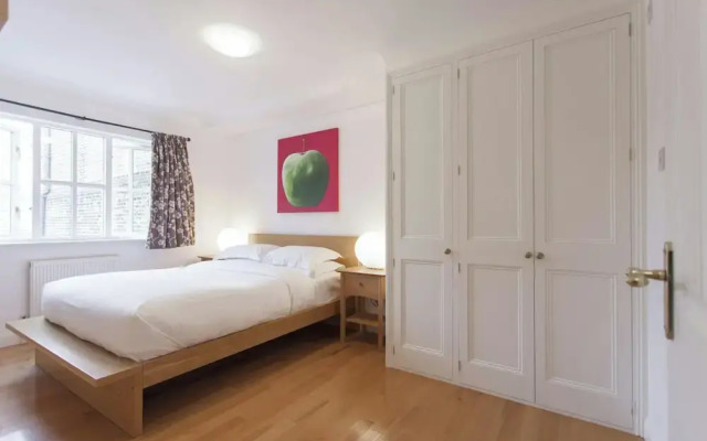 Theed Street by Onefinestay