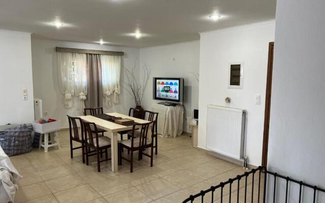 Apartment in Salamina with Garden & Sea view
