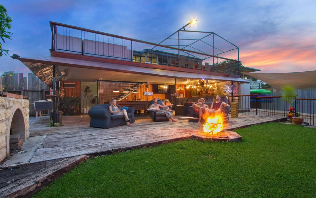 Gladstone Backpackers
