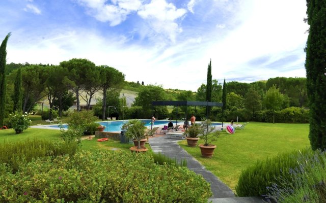 Delightful Apartment in Certaldo With Swimming Pool