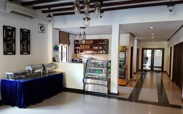 AV Hotel