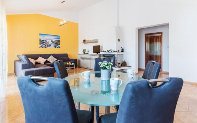 Beautiful Home in Betiga With Wifi and 4 Bedrooms