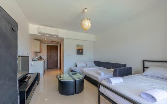 Cozy studio in GCribs with pool - Golden Apartments