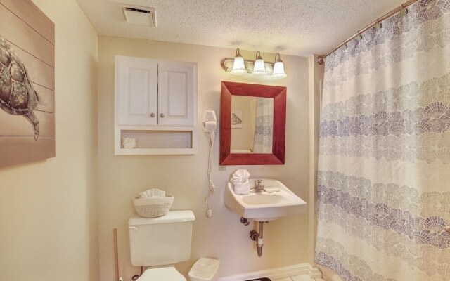 Pelican Beach 0414 2 Bedroom Condo by Pelican Beach Management