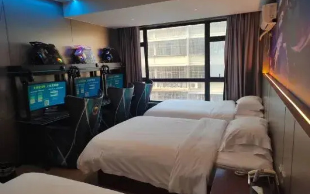 The Wall Street Holiday Hotel