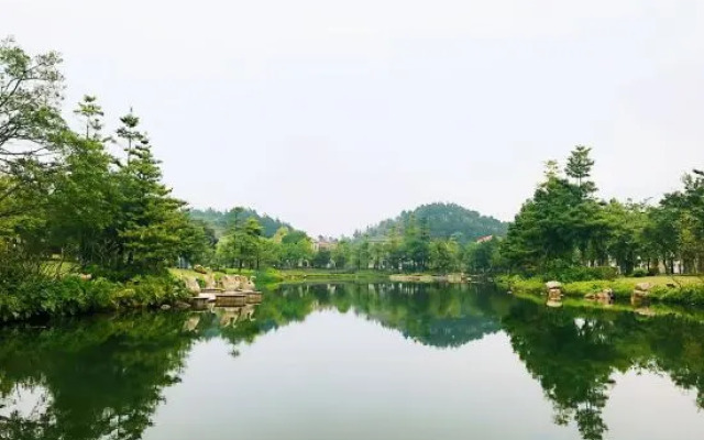 Qingyuan Hengda Yilin Yashe Drifting Holiday Villa