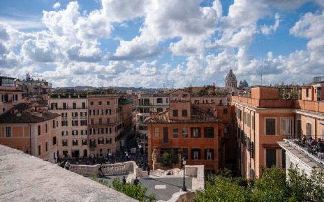 Trinità dei Monti 3 Bedroom Apartment with Terrace