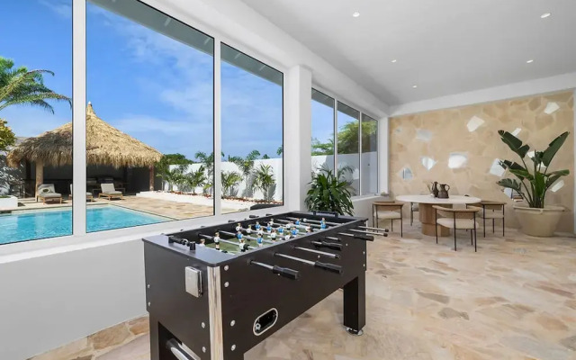 The Court Villa - 8 Bed 8 5 Bath