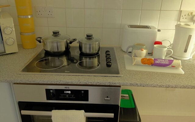 Immaculate 1-bed Apartment in Largs