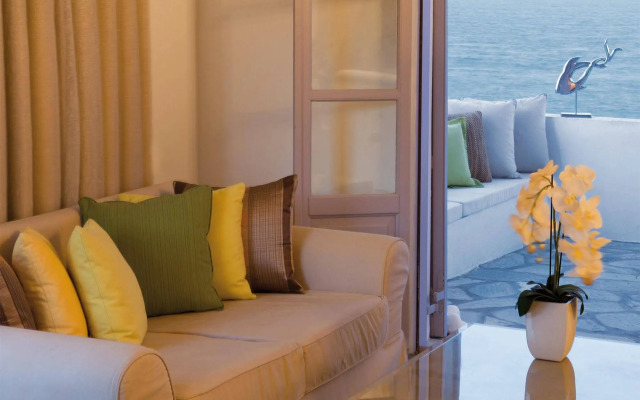 Onar Suites & Villas