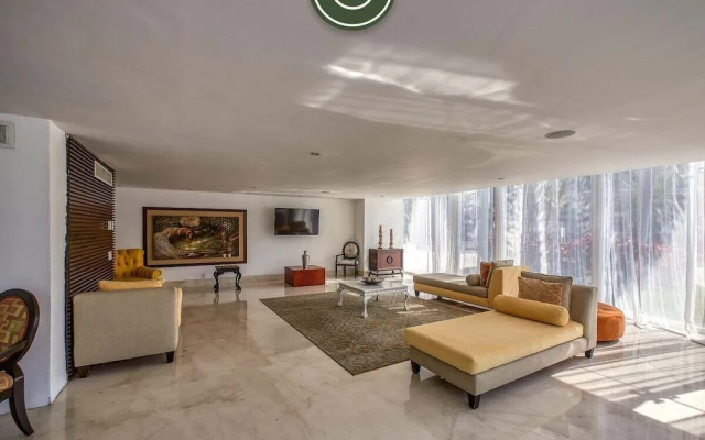 Luxury Oceanfront 2BR Condo With Private Balcony