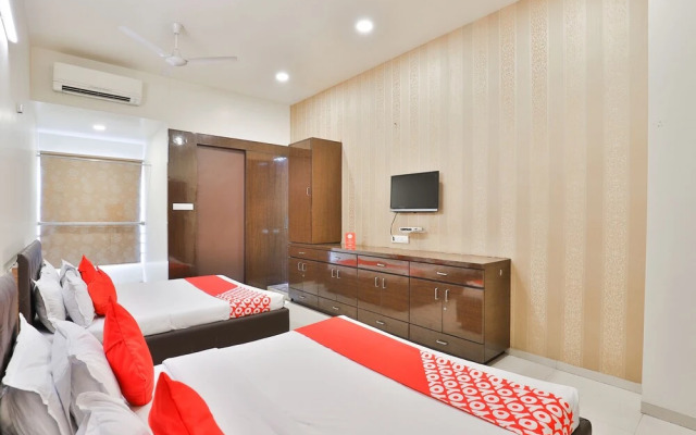 OYO 17263 Marigold Banquets And Rooms