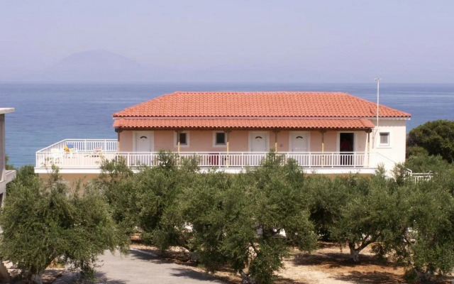 Kastro Beach Hotel