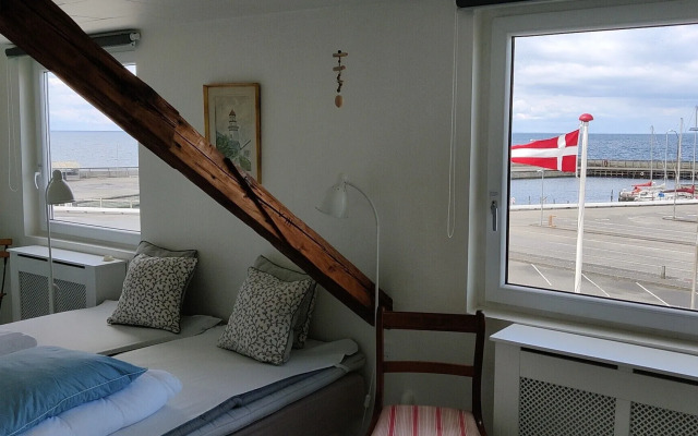 Tante Tut & Onkel E Hotel