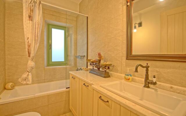 Villa Elaia by MediterraneanVillas