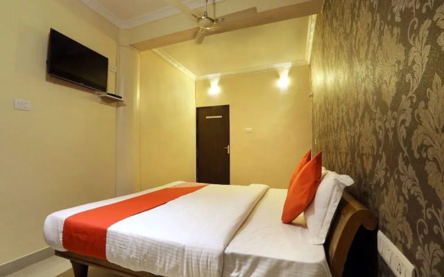 Hotel Clarissa by OYO Rooms