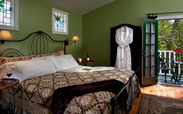 White Oak Manor Bed & Breakfast