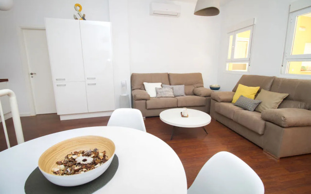 Beautiful Central Duplex