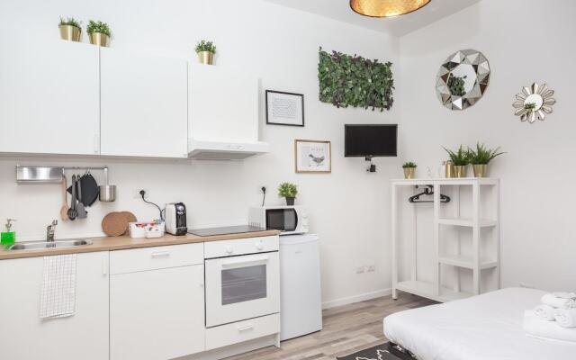 Home Hotel - Paruta 65