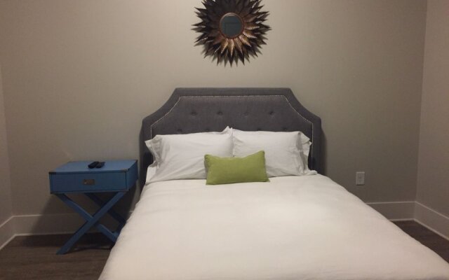 Broadway by Nashville Vacations