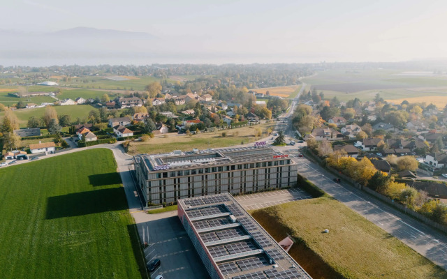 YOTEL Geneva Lake