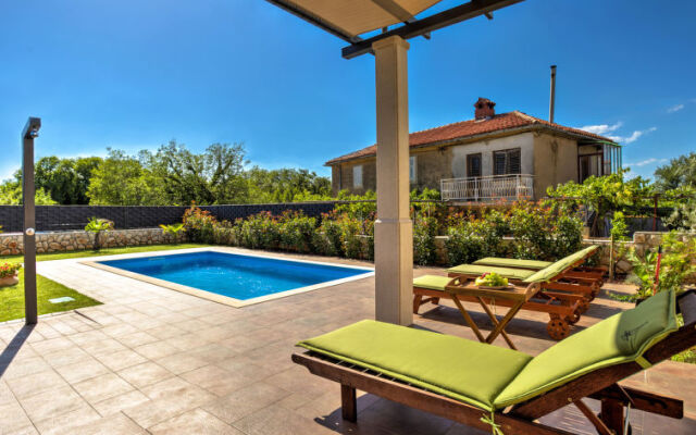 Holiday Home Villa Gabriela