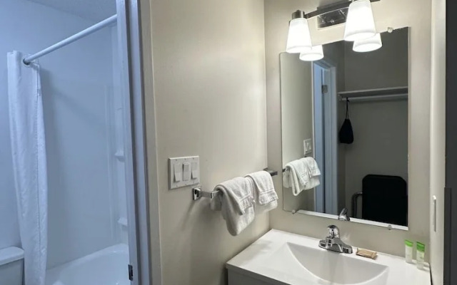 Anavada Inn & Suites Grande Prairie