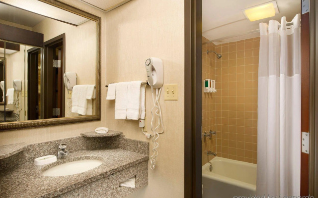 SureStay Plus Hotel by Best Western St. Louis Westport