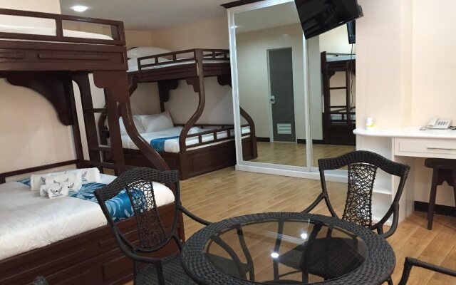 Skylodge Resort