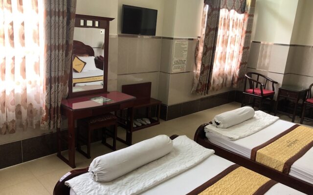 Tan Dat Hoa Hotel by OYO Rooms