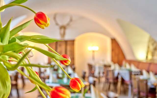 Amweia Hotel & Restaurant