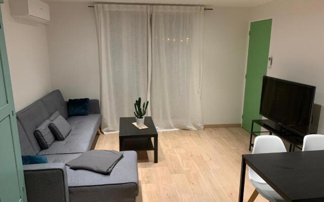 Superbe T3 séjour Marseille Clim 2 balcons Timone