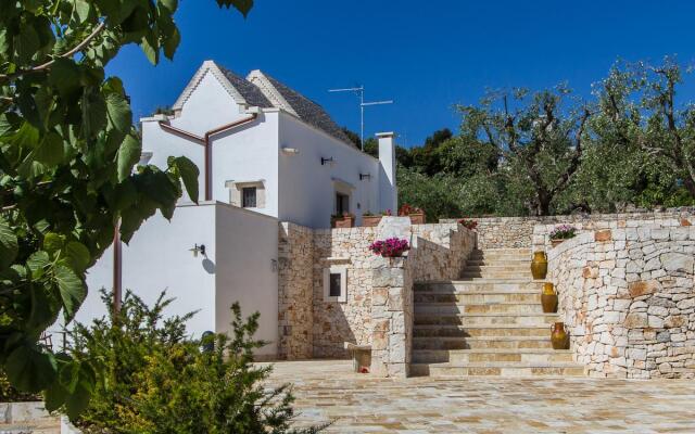 farm among olive trees w/ pool in Itria Valley