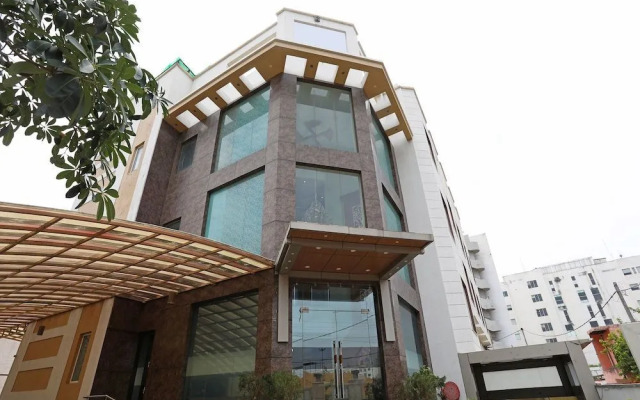Qcent Gurgaon by Pacific Inn