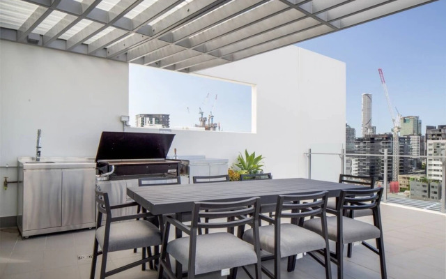 New 1 Bedroom Apartment In West End