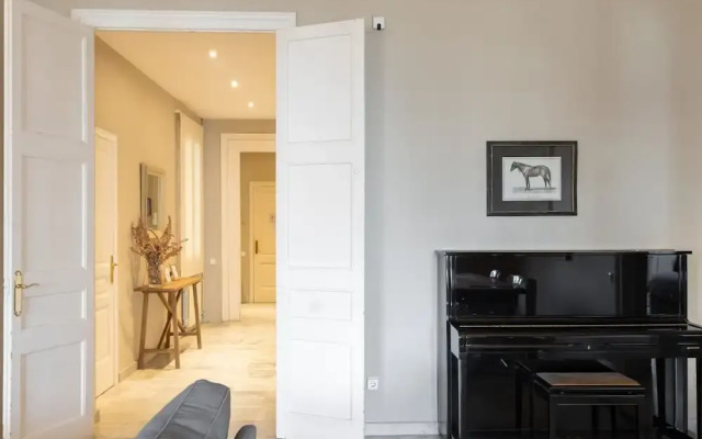 Apto Superior de Tres Habitaciones con Terraza