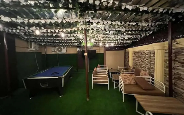 House 8 Apartment