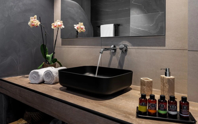 Neoma Luxury Suites
