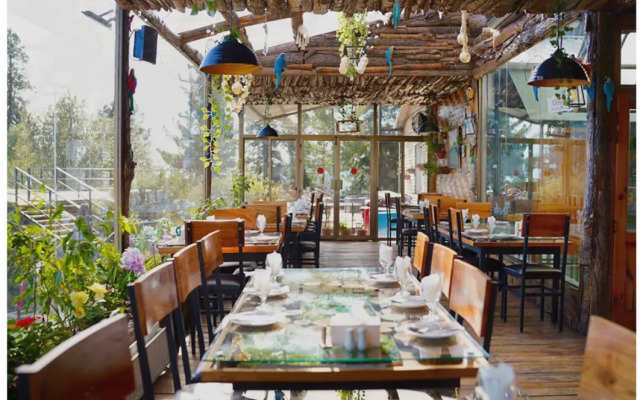 Alpine Hotel  Nathiagali