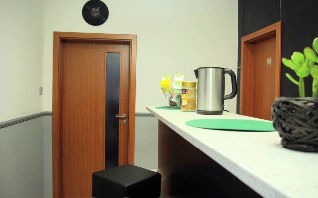 Quiet Courtyard Apartment