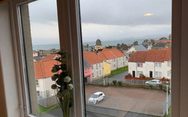 NEW Superb One Bedroom Getaway in Dysart Kirkcaldy