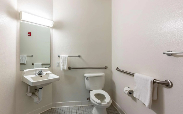 Motel 6 Caseyville, IL - Caseyville Il