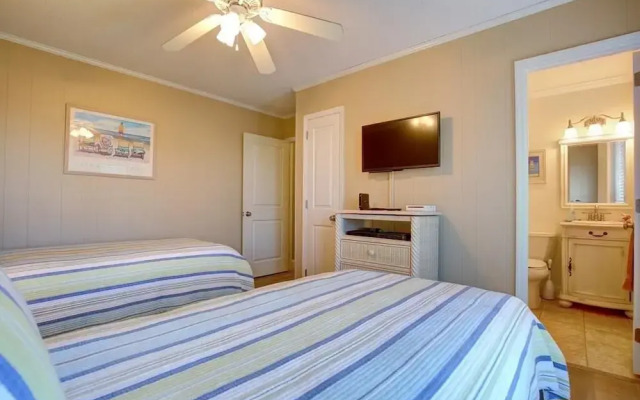 Holden Haven 4 Bedroom Home by RedAwning