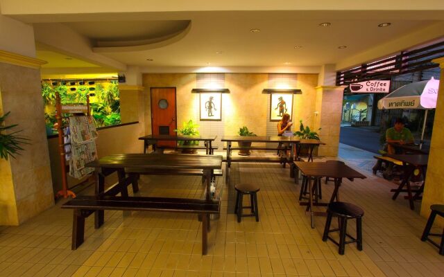 Hi Season Hotel