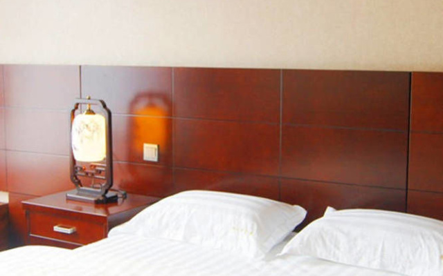 Dali Encounter Hotel