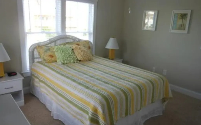 Lifes A Beach 4 Bedroom Home by RedAwning