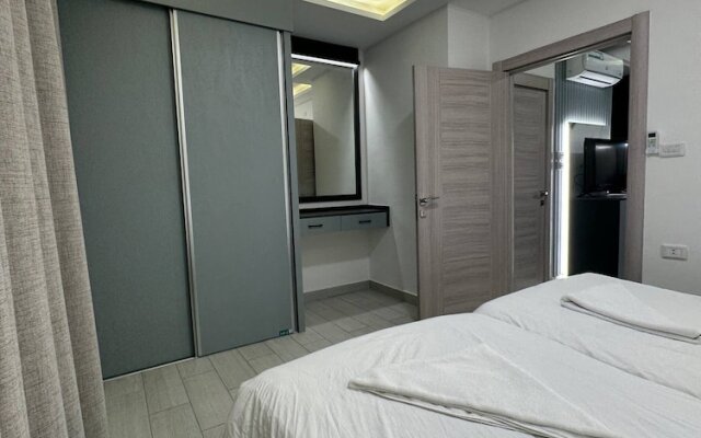 Luxury Room 03 Near Downtown