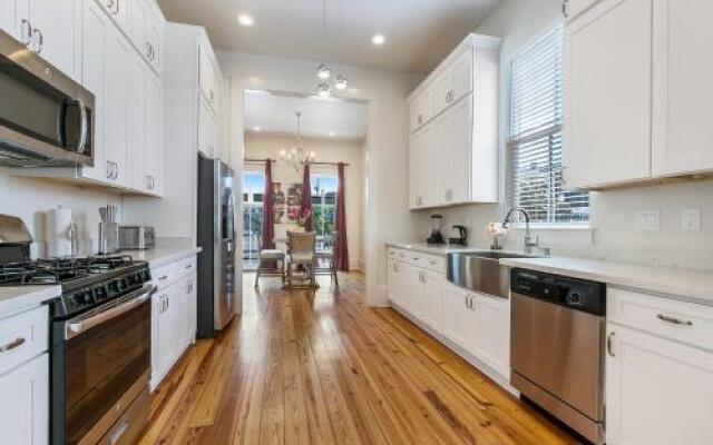 3BR Loft on Carondelet by Hosteeva