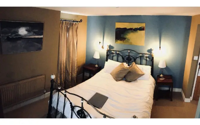 The White Cliffs Hotel