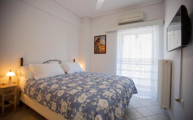 Poly's charming home - City center & near the beach 2bedroom apartment